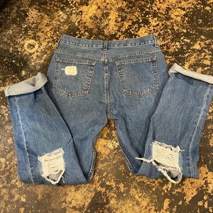 Boyfriend/ mom jeans